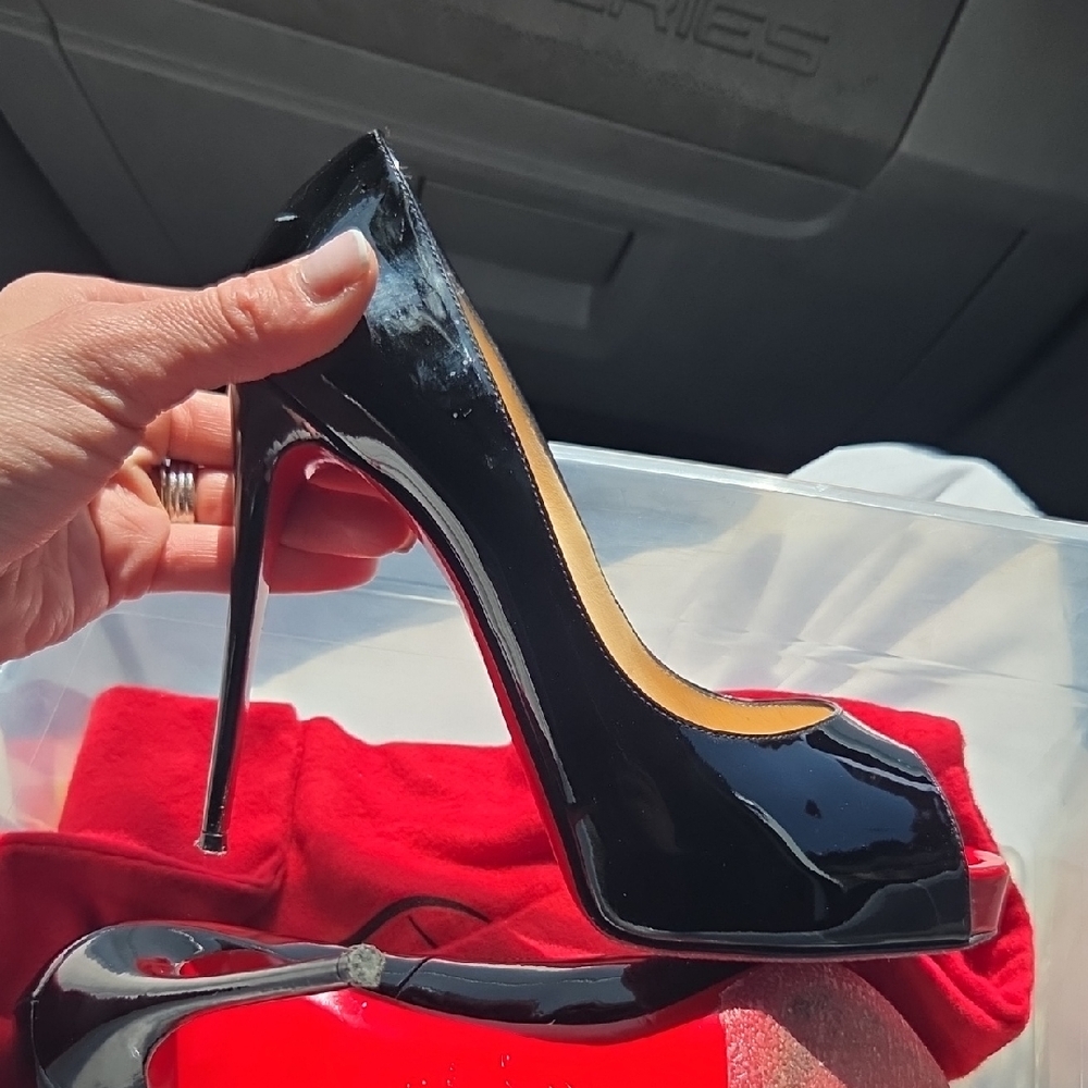 Christian Louboutin New Very Prive 38